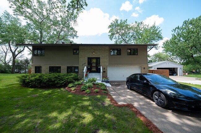 Building Photo - 8564 Lincoln St