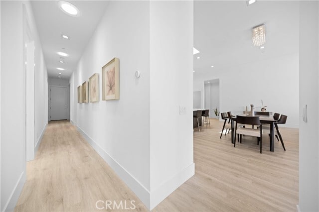 Building Photo - 1270 W Chase Dr