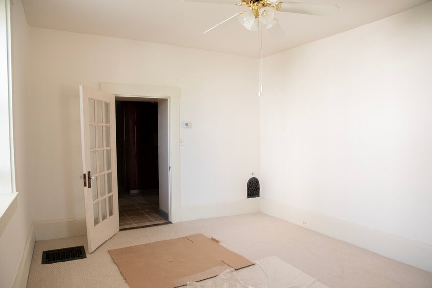 Building Photo - 10 Weidmansville Rd