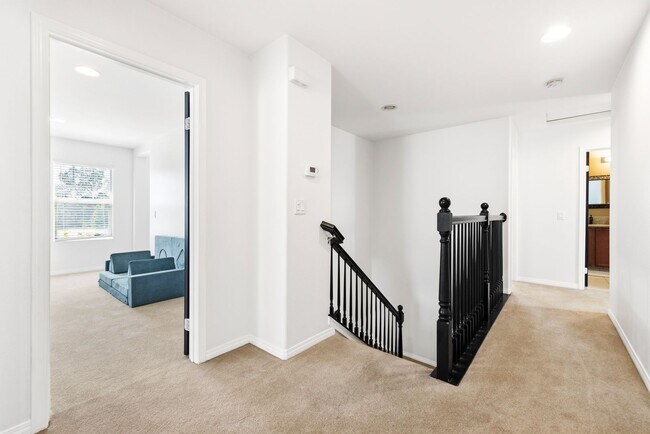 Building Photo - 4 bedrooms / 3 bathroom OPEN floor plan HOUSE for rent in LANCASTER