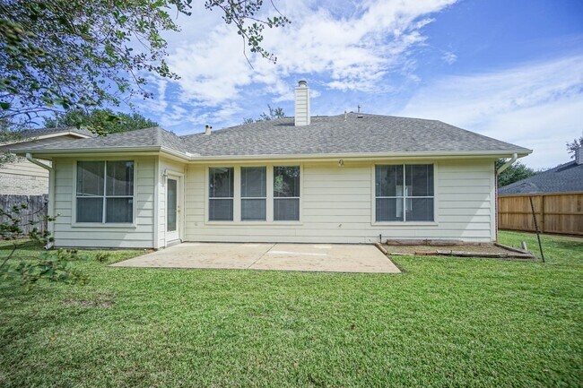 Building Photo - 918 Featherbrook Ct