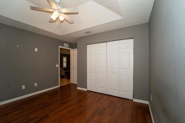 Building Photo - 841 Helen St