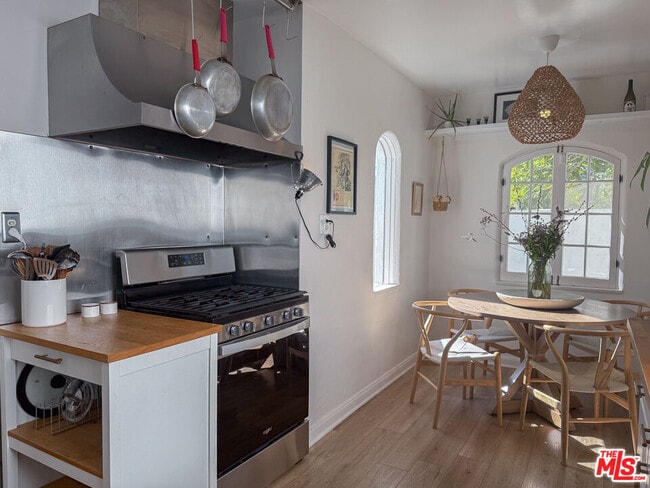 Building Photo - 316 S Wetherly Dr