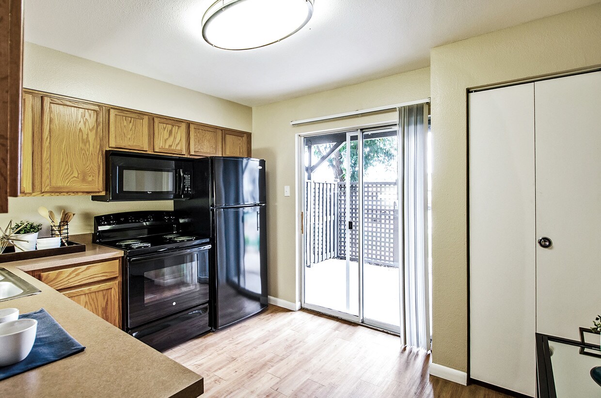 Broadmoor Ridge Apartment Homes Colorado Springs