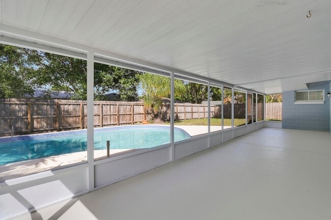 Building Photo - 2145 5th St