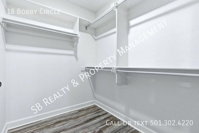 Building Photo - 18 Bobby Cir