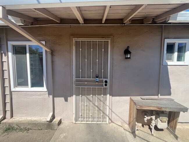 Building Photo - 406 Niles Ave
