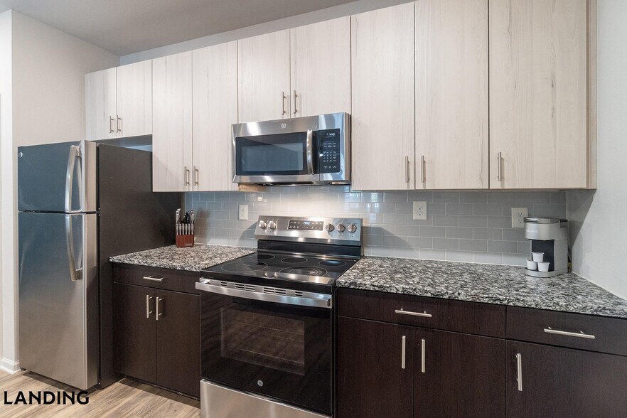 Building Photo - 655 W Mallard Creek Church Rd