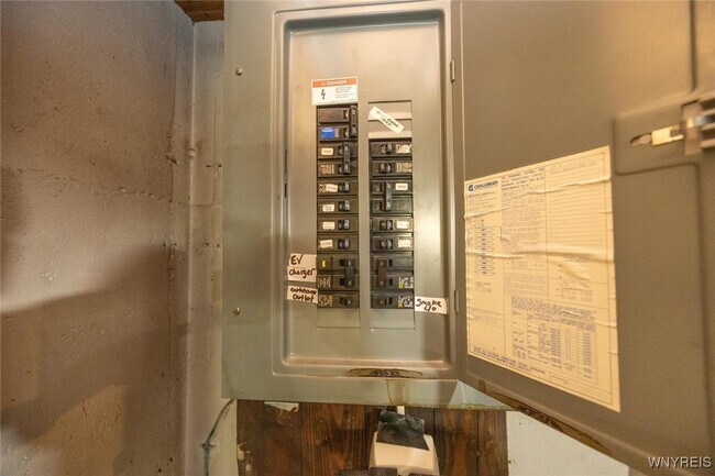 Building Photo - 2784 Monroe Ave