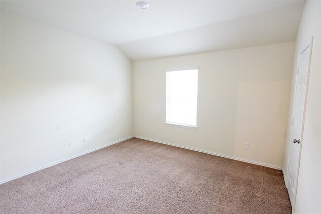 Building Photo - 216 N Lynx Trail