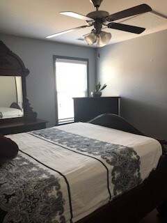 Building Photo - Fully Furnished Home