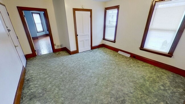 Building Photo - Second-Floor Comfort in Glen Rock