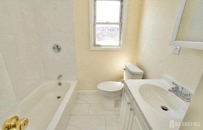 Building Photo - 420 Fabyan Pl