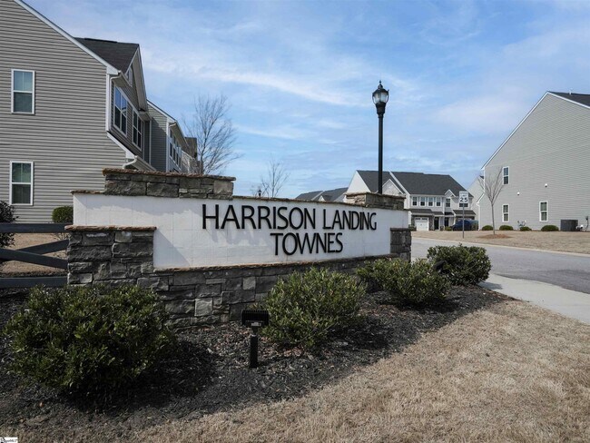 Building Photo - 208 Roudwood Dr