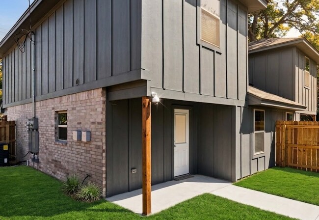 Building Photo - 1015 N 10th St