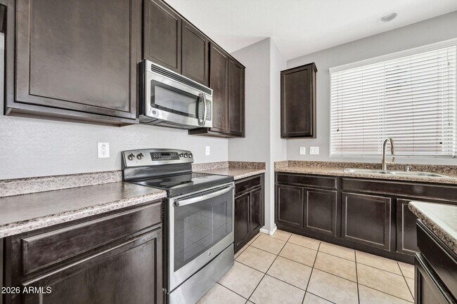 Building Photo - 7770 W Alvarado Rd