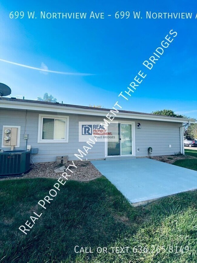 Building Photo - 699 W Northview Ave