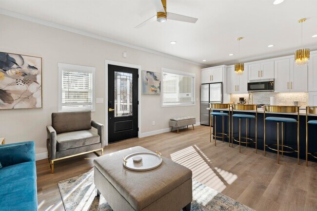 Primary Photo - 3770 Third Ave