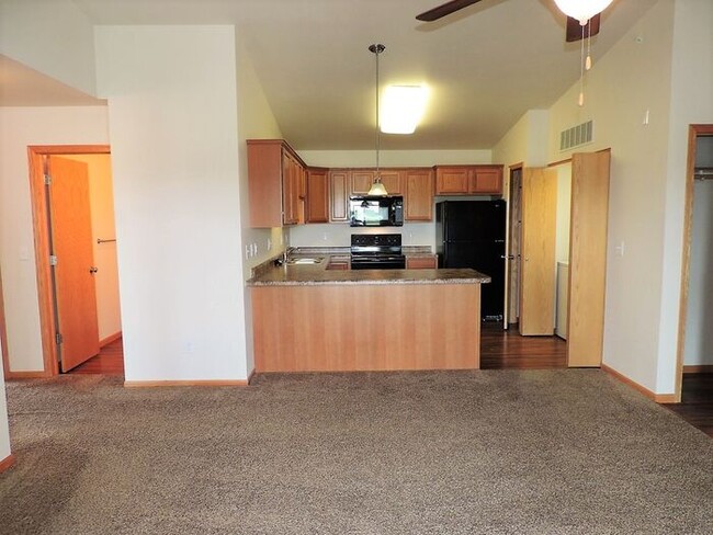 Building Photo - $1,200 | 2 Bedroom, 2 Bathroom 3rd Floor C...