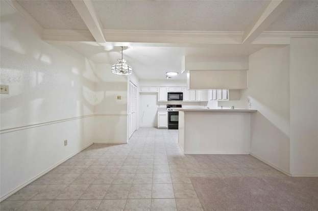 Building Photo - 1716 Huge Oaks St