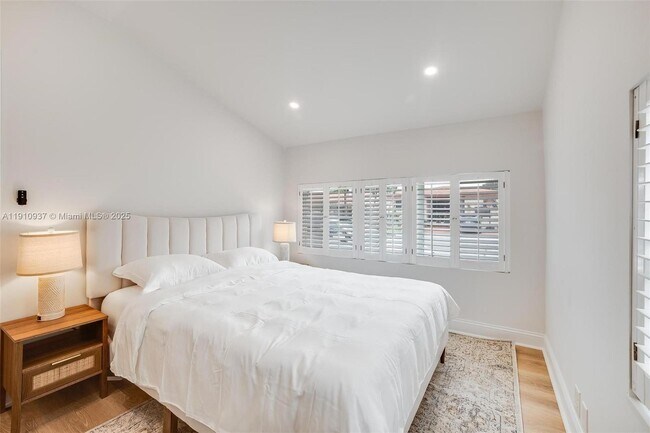 Building Photo - 2969 SW 20th St