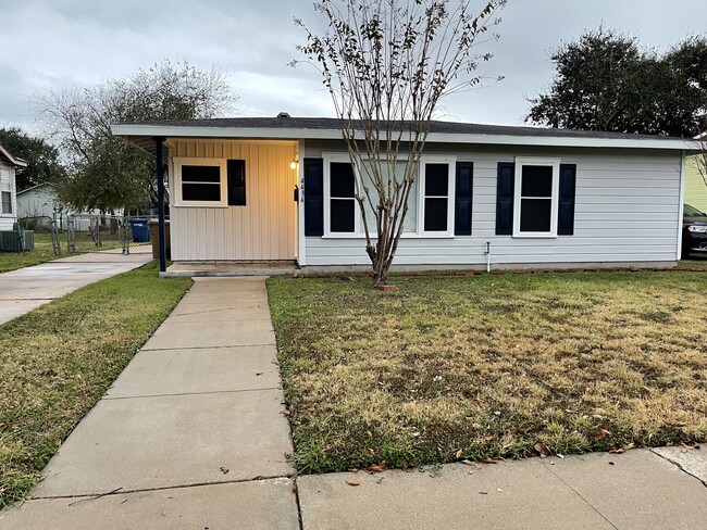 Primary Photo - 4434 Kirkwood Dr
