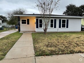 Building Photo - 4434 Kirkwood Dr