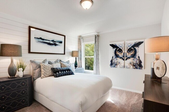 Building Photo - 541 Palmilla St