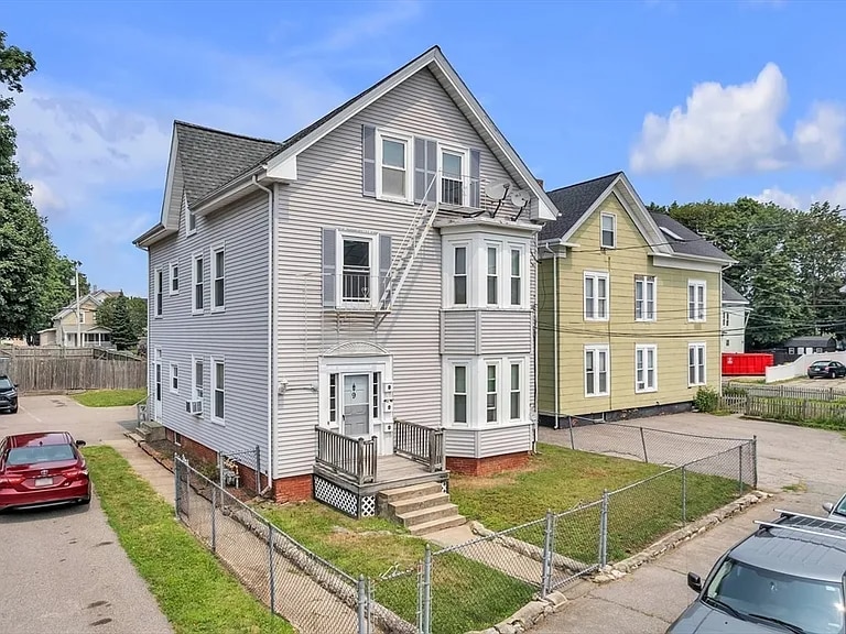 Building Photo - 9 Leonard St