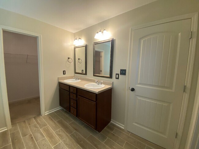 Building Photo - 210 Edgarton Way