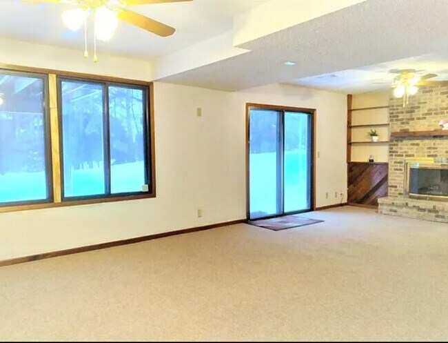 Building Photo - 12333 Travois Rd