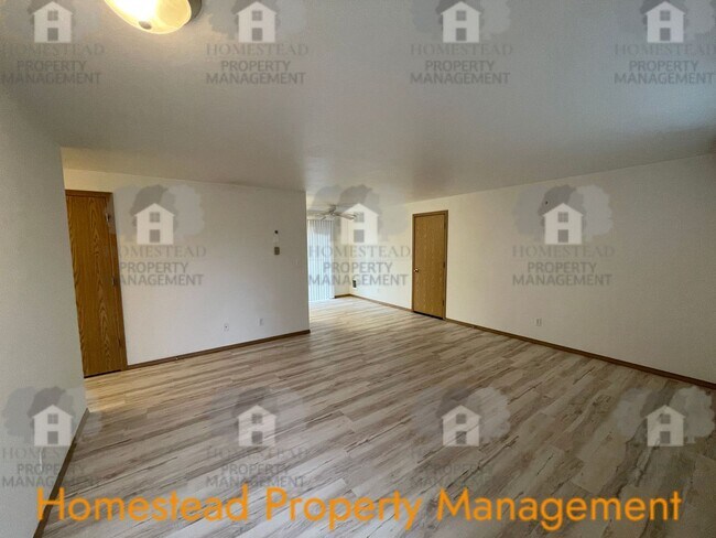 Building Photo - 659