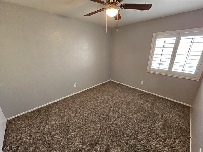 Building Photo - 6030 Blue Autumn St