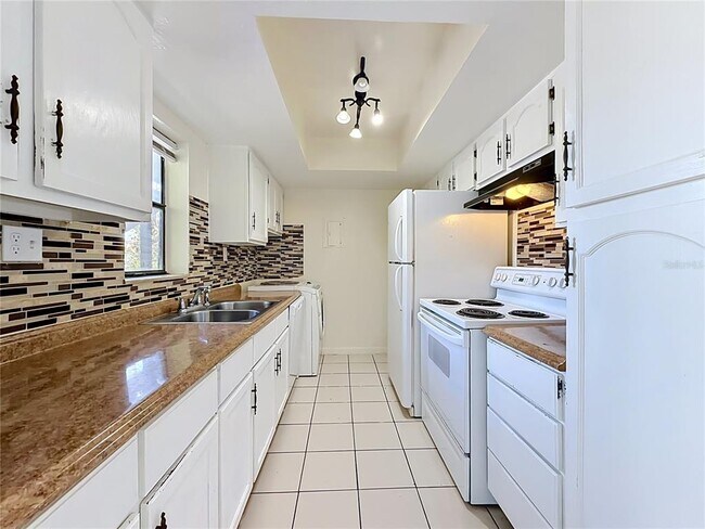Building Photo - 2636 Lemon Tree Ln