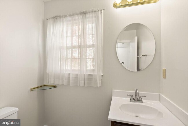 Building Photo - 13814 Leighfield St