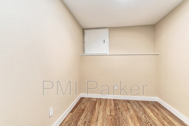 Building Photo - 8487 Wheatgrass Cir