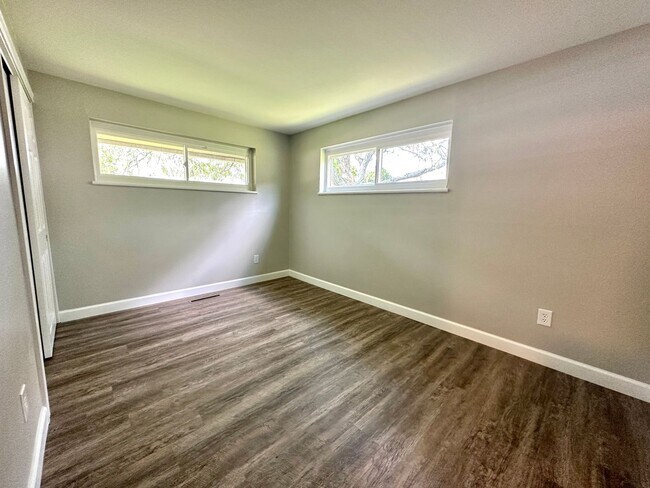 Building Photo - 4408 Lesher Dr