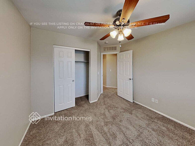 Building Photo - 941 S Deerfield Ln