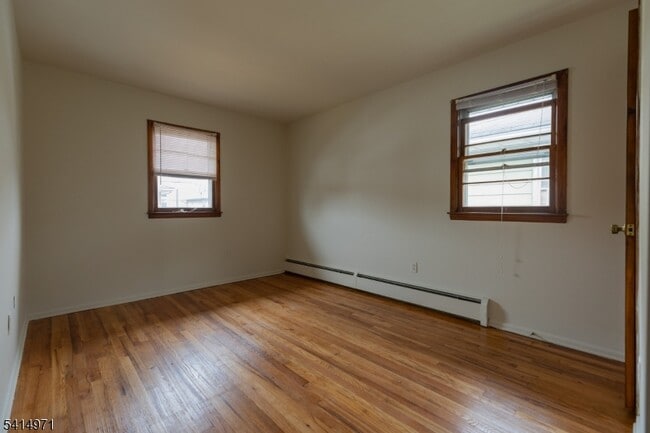 Building Photo - 318 Kennedy Dr