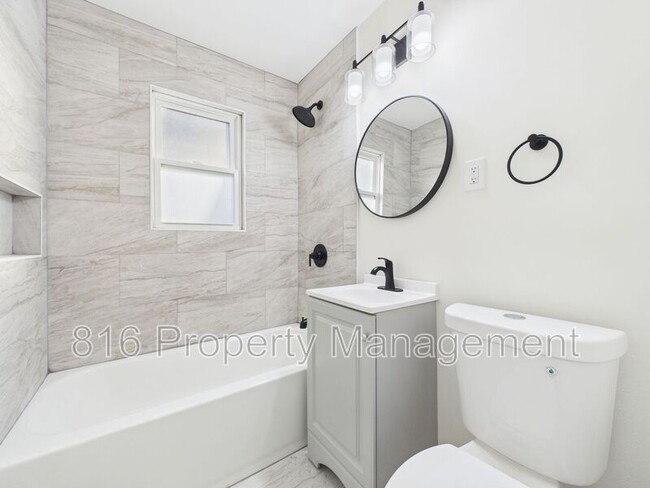 Building Photo - 5017 Dodson Ave