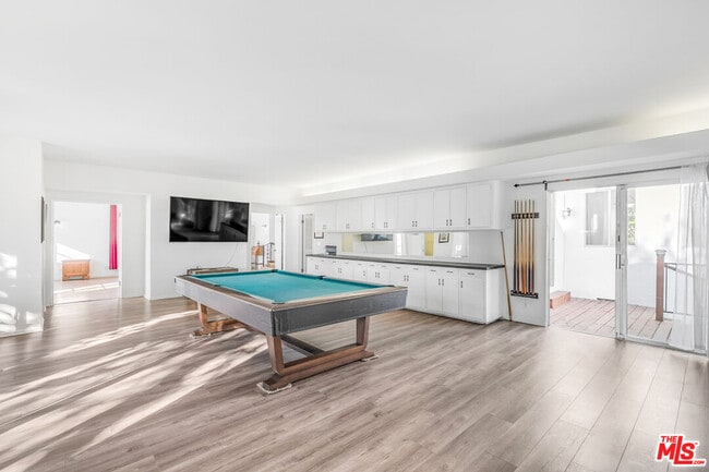 Building Photo - 1530 Valley View Rd