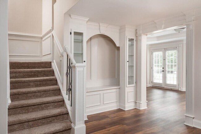 Building Photo - 6005 Oakbury Ln