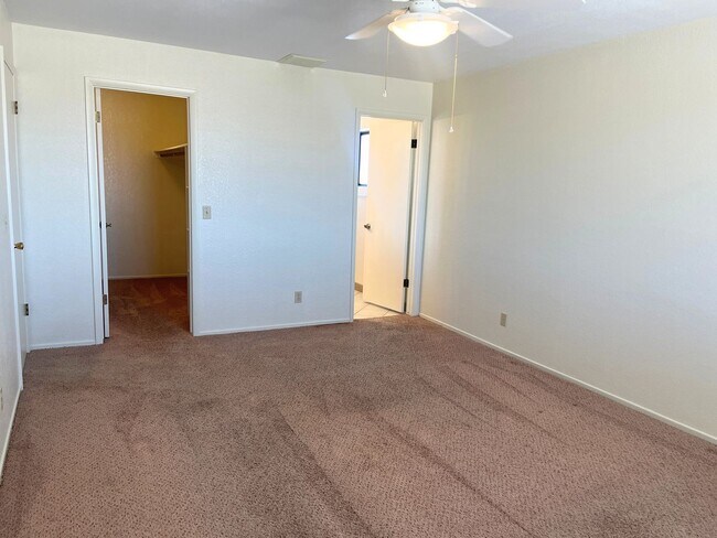 Building Photo - Lake views, lake views, lake views! Longte...