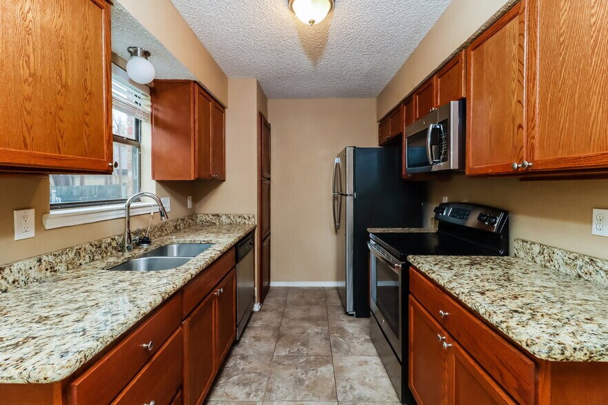 Building Photo - 7321 Hyde Ct