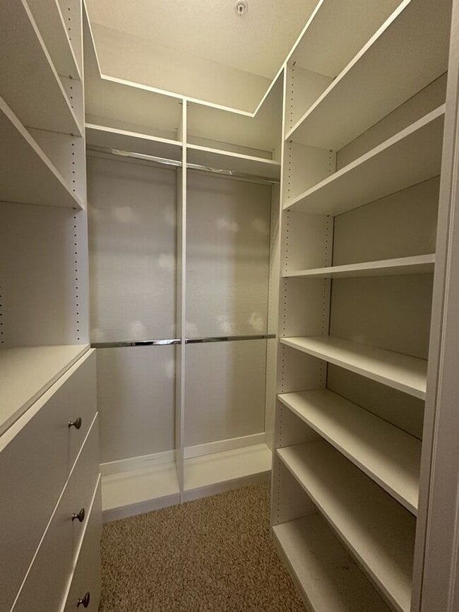 Building Photo - WESTSHORE YACHT CLUB - PREMIER GATED COMMUNITY