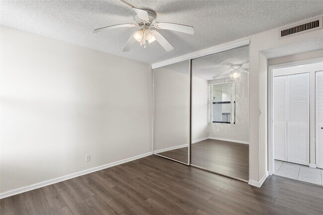 Building Photo - 8429 Forest Hills Dr