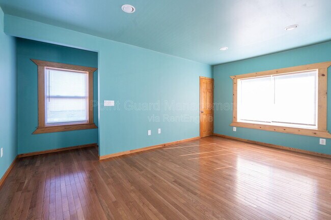 Building Photo - 421 N Emporia Ave