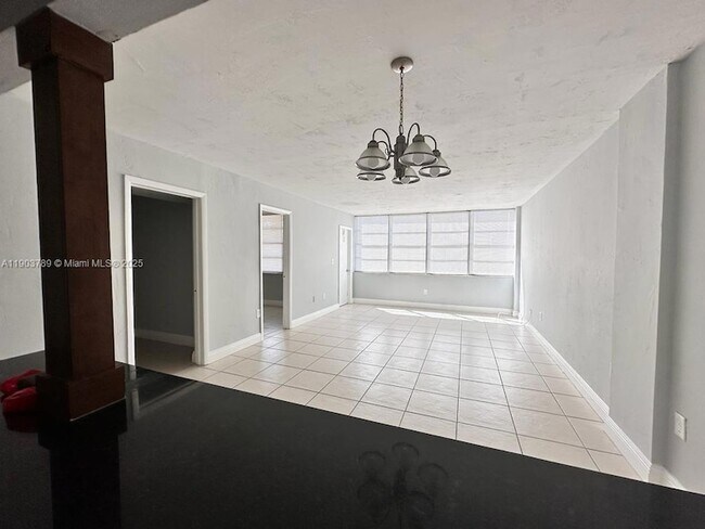 Building Photo - 2175 NE 170th St