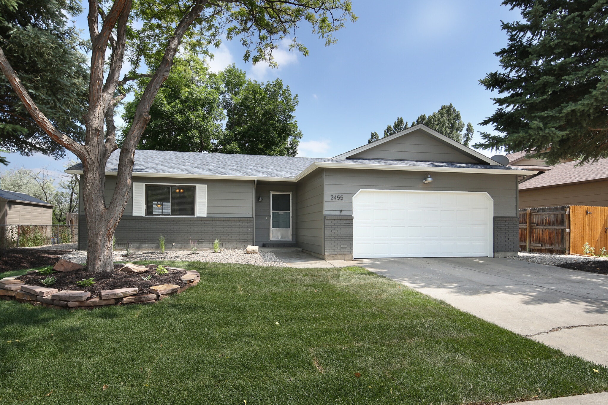 Building Photo - 2455 Sunstone Drive