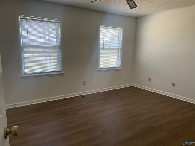 Building Photo - 6613 Steeplechase Dr NW